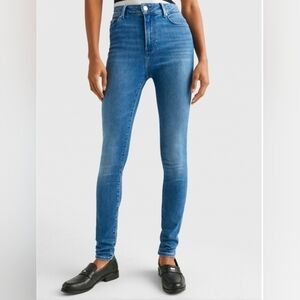 NWT Tommy Hilfiger High Rise Supper Skinny Jeans